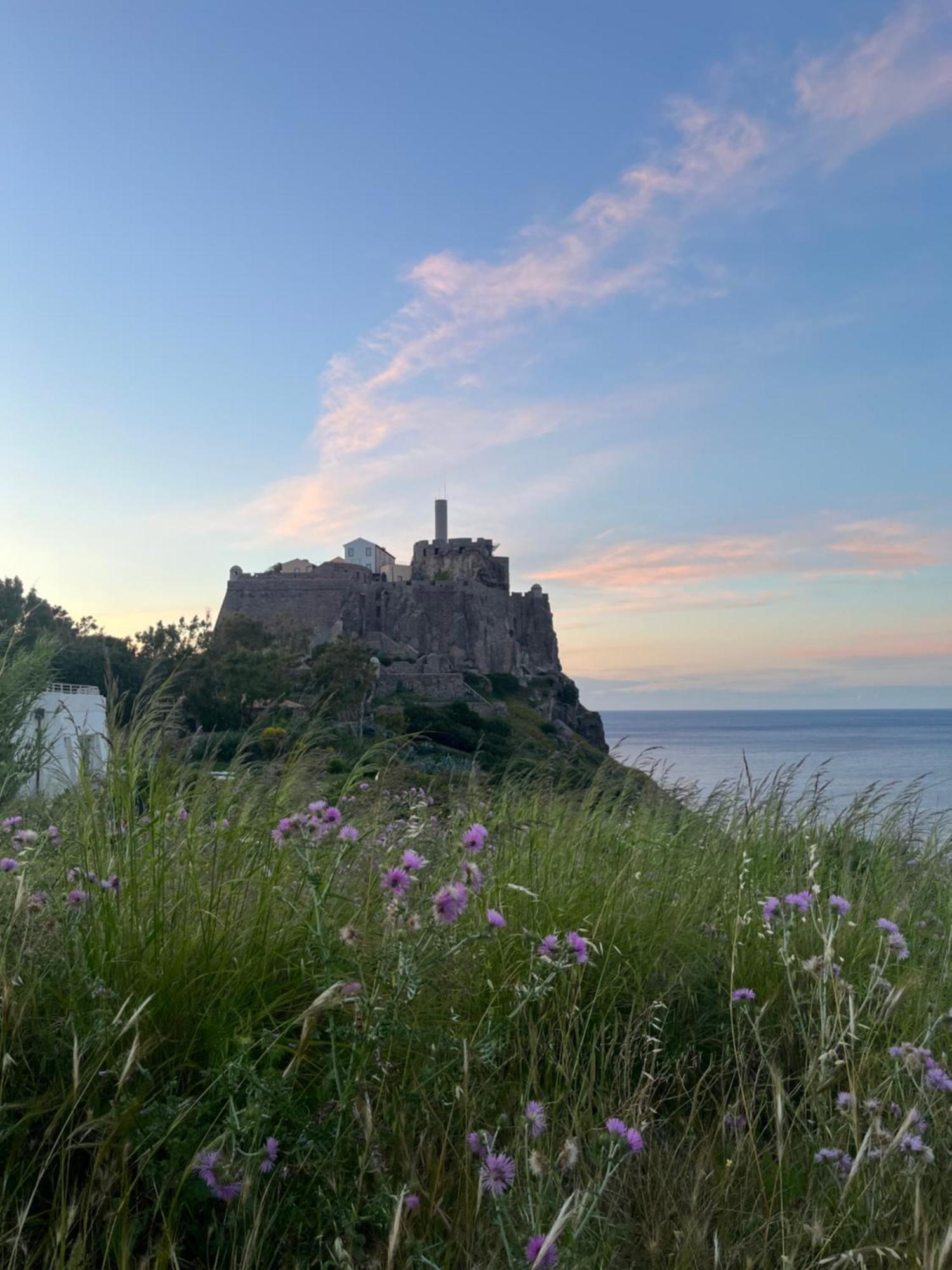 Casa Vista Castello Сasa de vacaciones Capraia